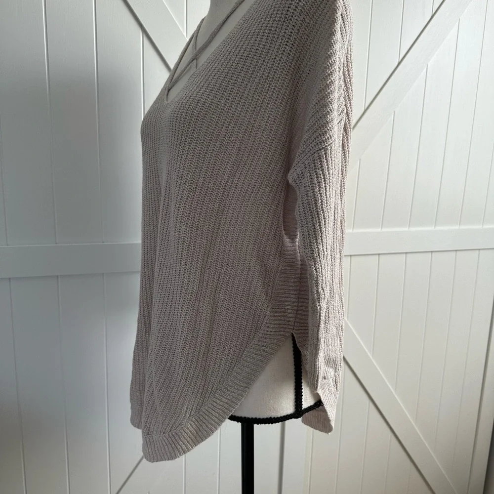 NWT Women's EXPRESS Tan / Cream Tunic Sweater Size XS - Picture 3 of 7